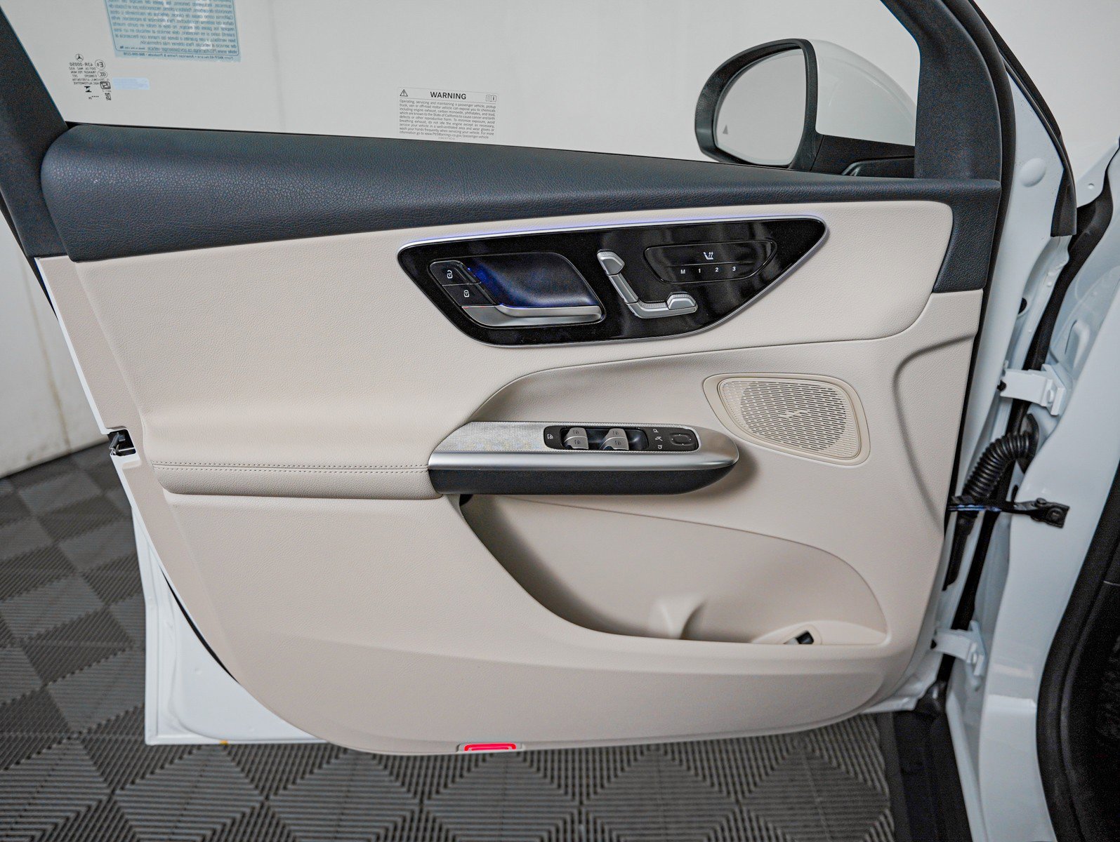 New 2026 Polar White Mercedes-Benz GLC 300 image 20