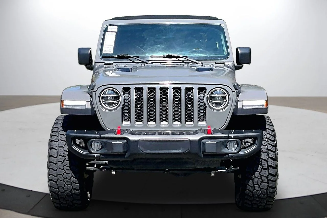 Certified Used 2021 Gray Jeep Rubicon image 3
