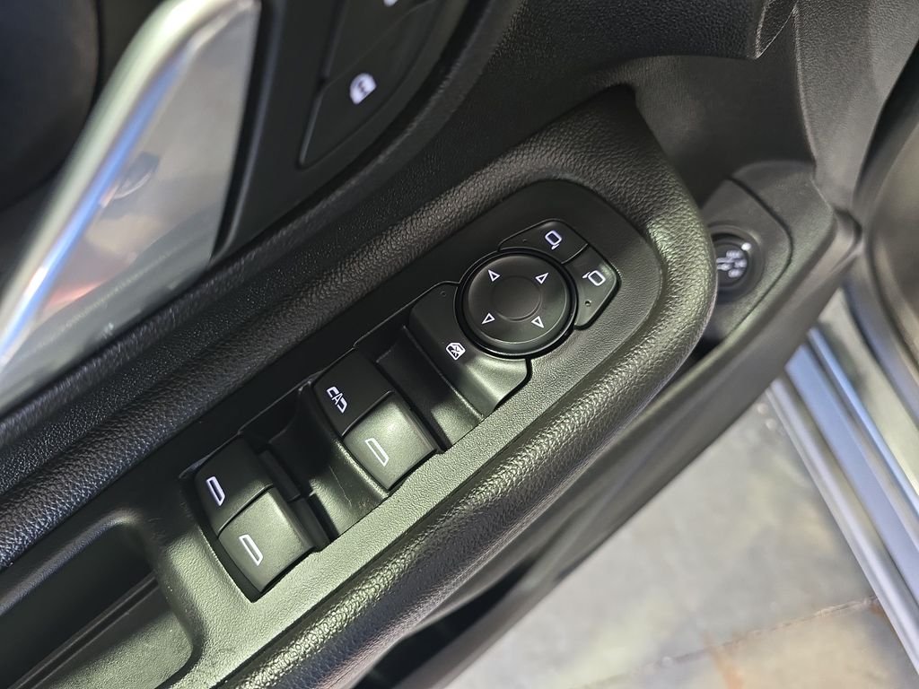Used 2018 Gray GMC SLE image 11