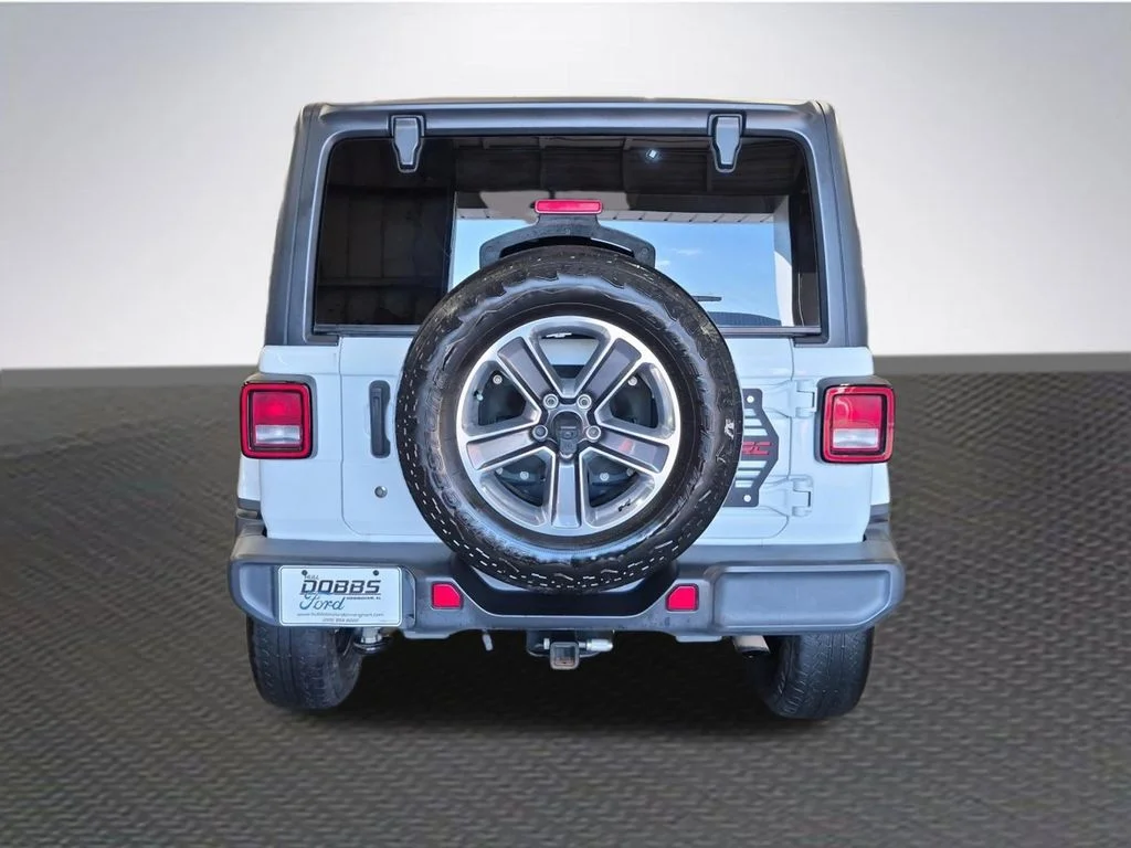 Used 2019 Bright White Clearcoat Jeep Unlimited Sahara image 6
