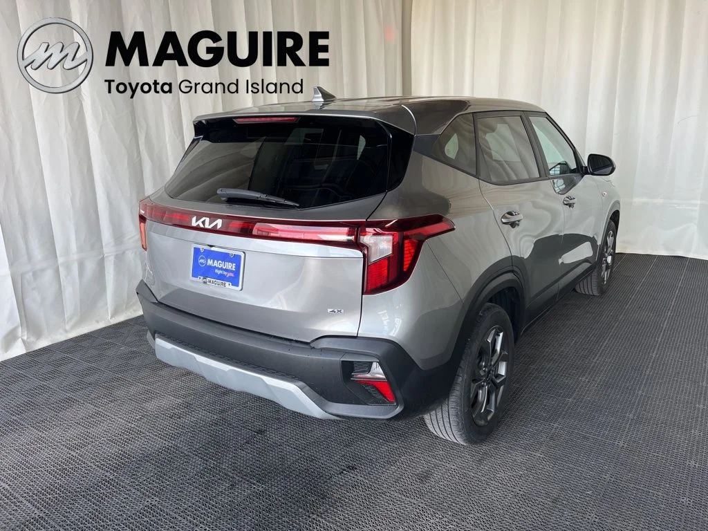 Used 2024 Gray Kia LX image 31