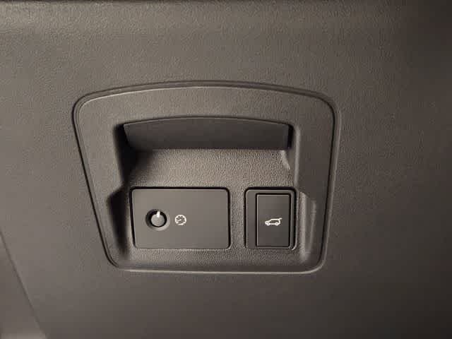Used 2026 Zadar Grey Premium Metallic Land Rover S image 22