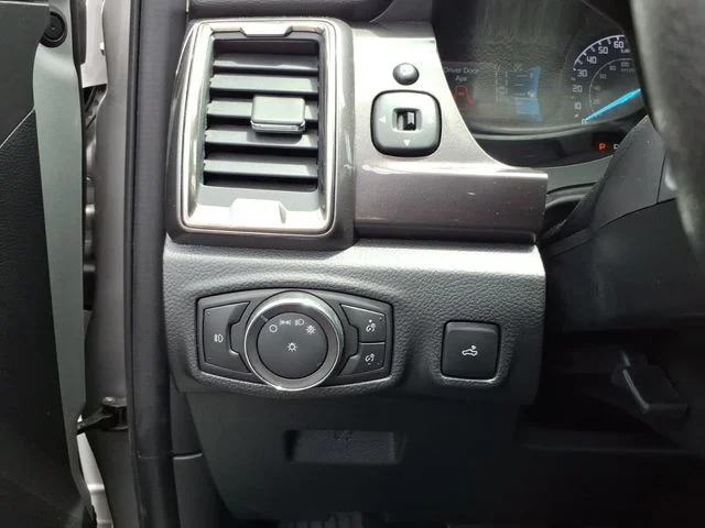 Used 2019 Silver Ford Lariat image 20