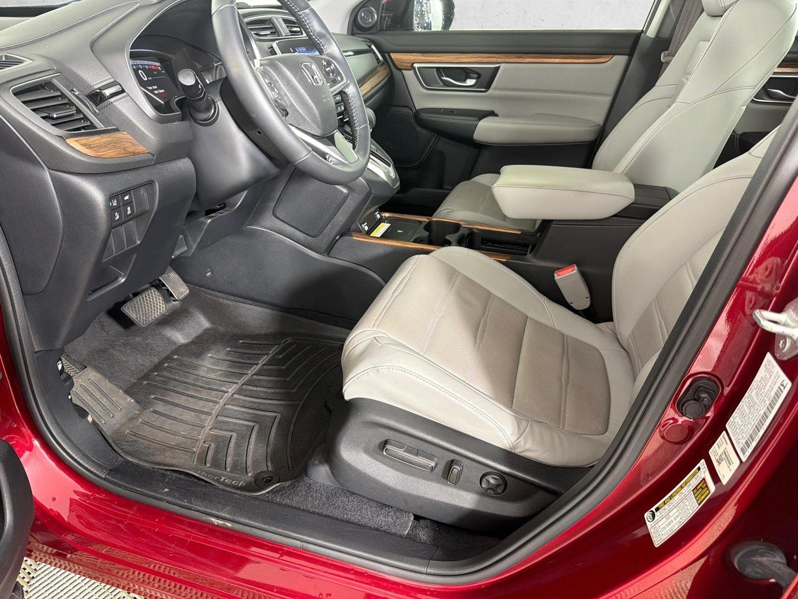 Used 2022 Radiant Red Metall Honda Touring image 11
