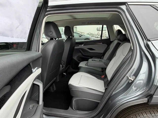 New 2026 Silver Volkswagen 2.0T SE image 9