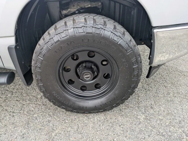 Used 2017 Silver Nissan SV image 11