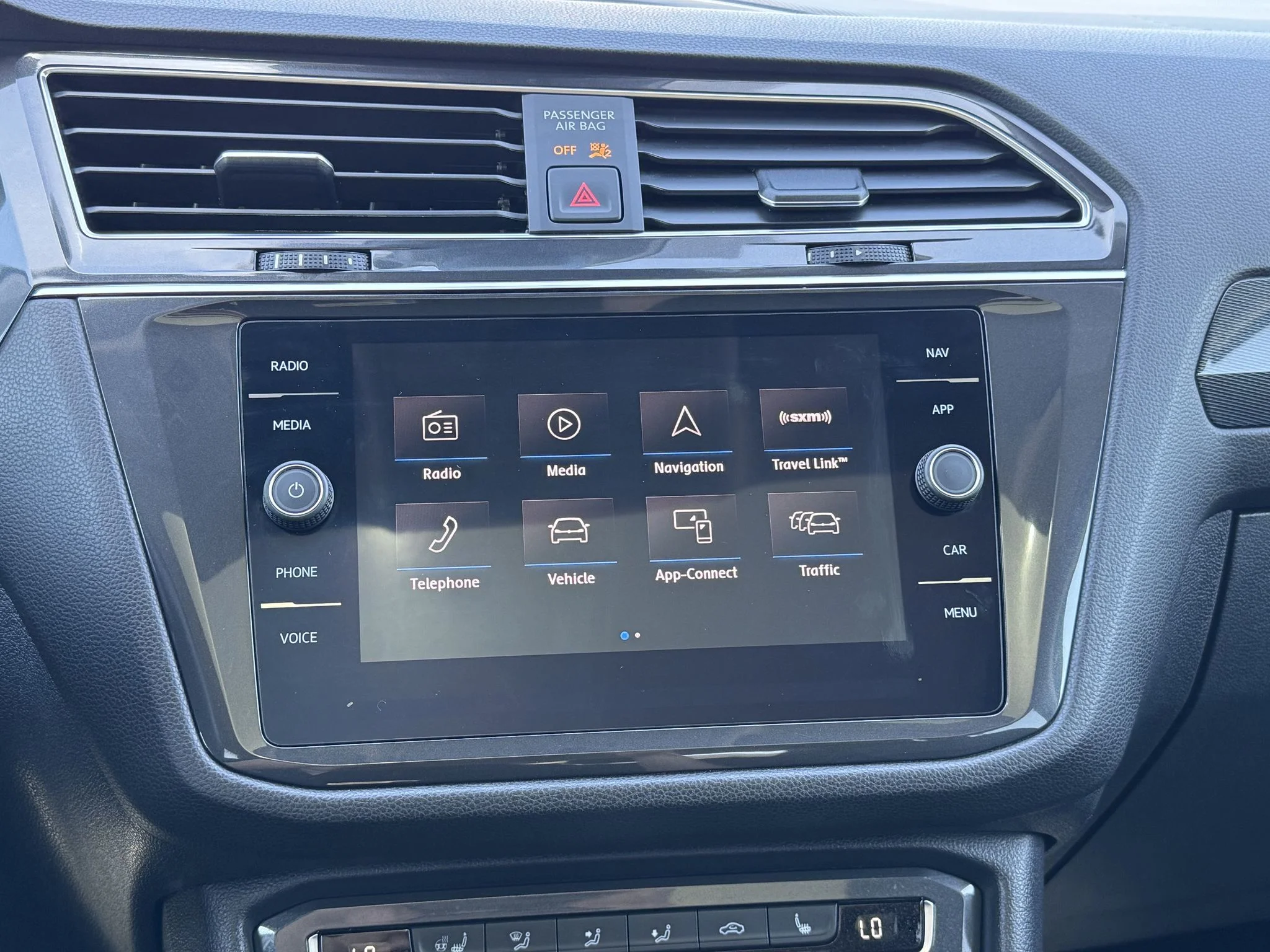 Used 2019 Stone Blue Metallic Volkswagen SEL Premium image 22