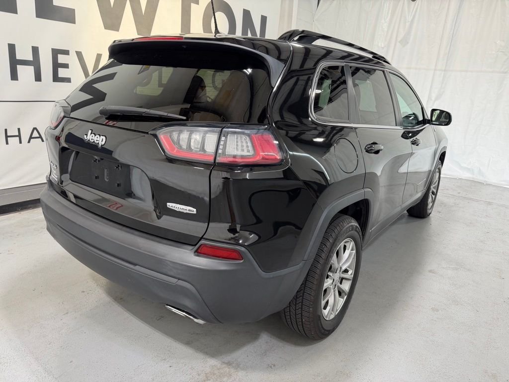 Used 2022 Black Jeep Latitude Lux image 21