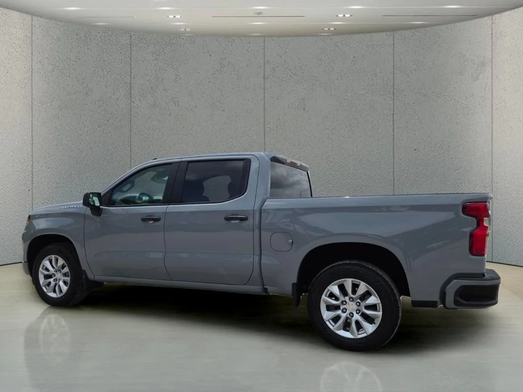 Used 2024 Slate Gray Metallic Chevrolet Custom image 8