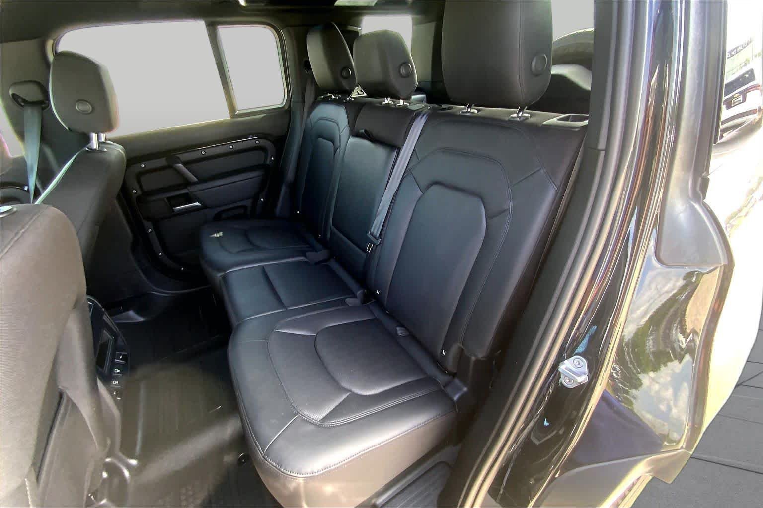 Used 2025 Santorini Black Metallic Land Rover S image 19