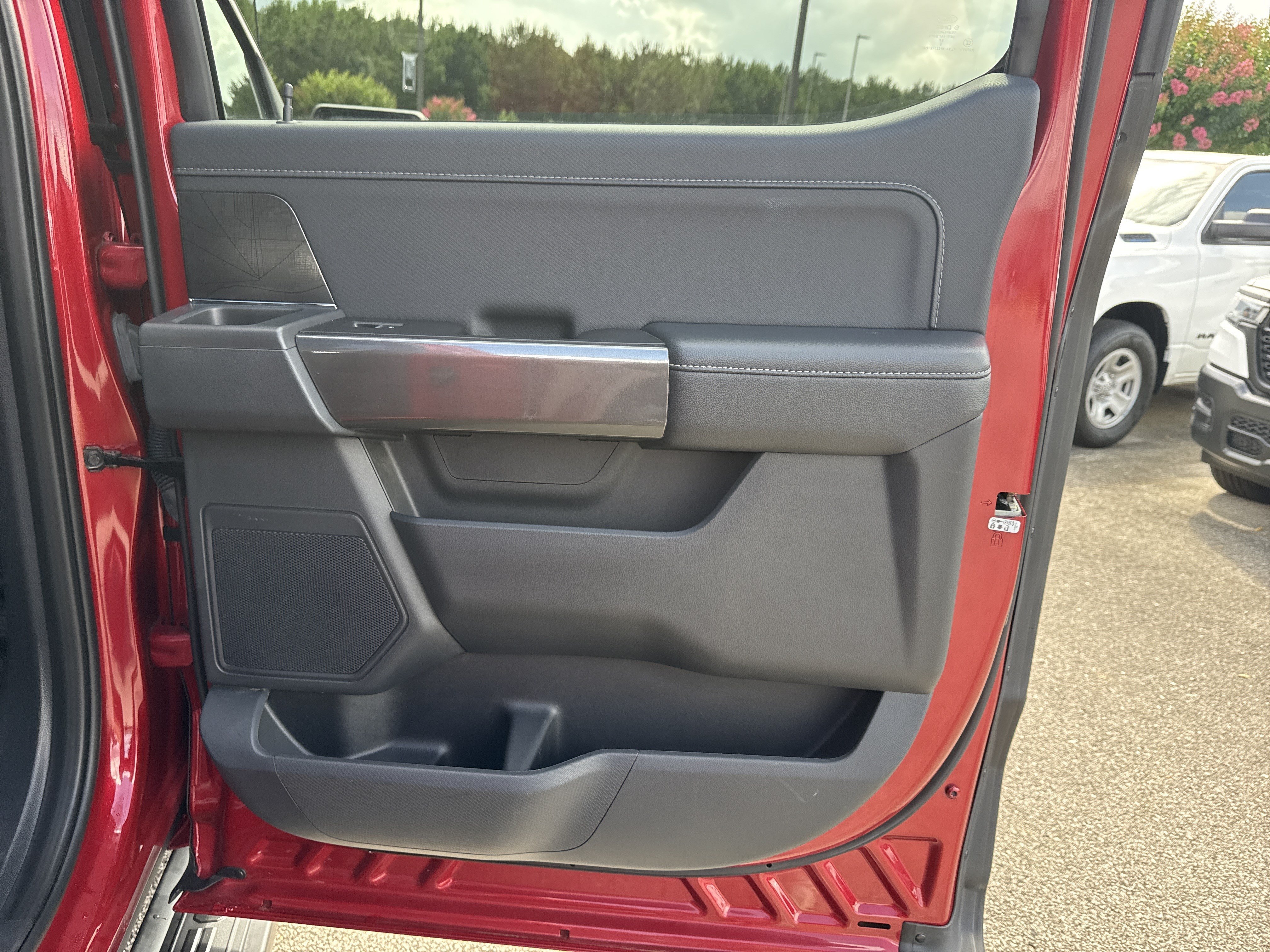 Used 2022 Red Ford XLT image 16