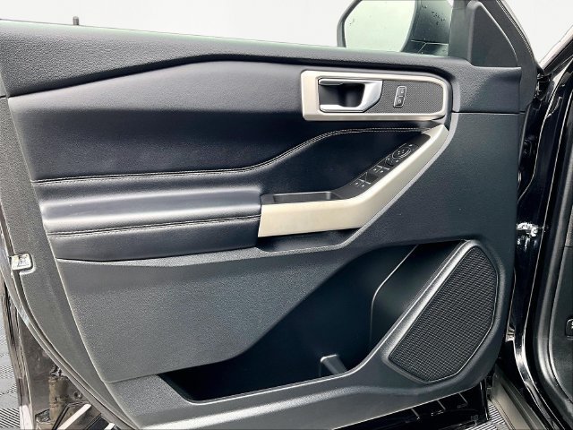 Used 2022 Black Metallic Ford XLT image 9