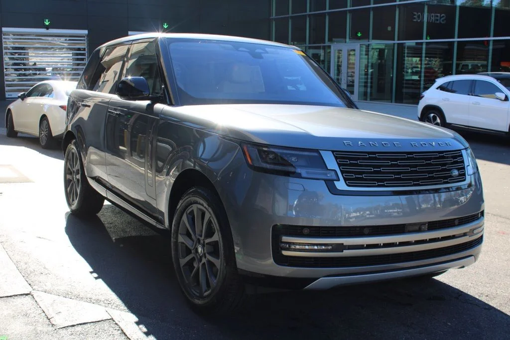 2023 Land Rover Range Rover SE - Photo 4