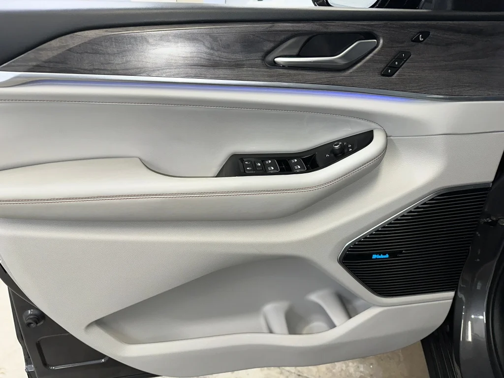 2022 Jeep Grand Cherokee L Overland - Photo 8