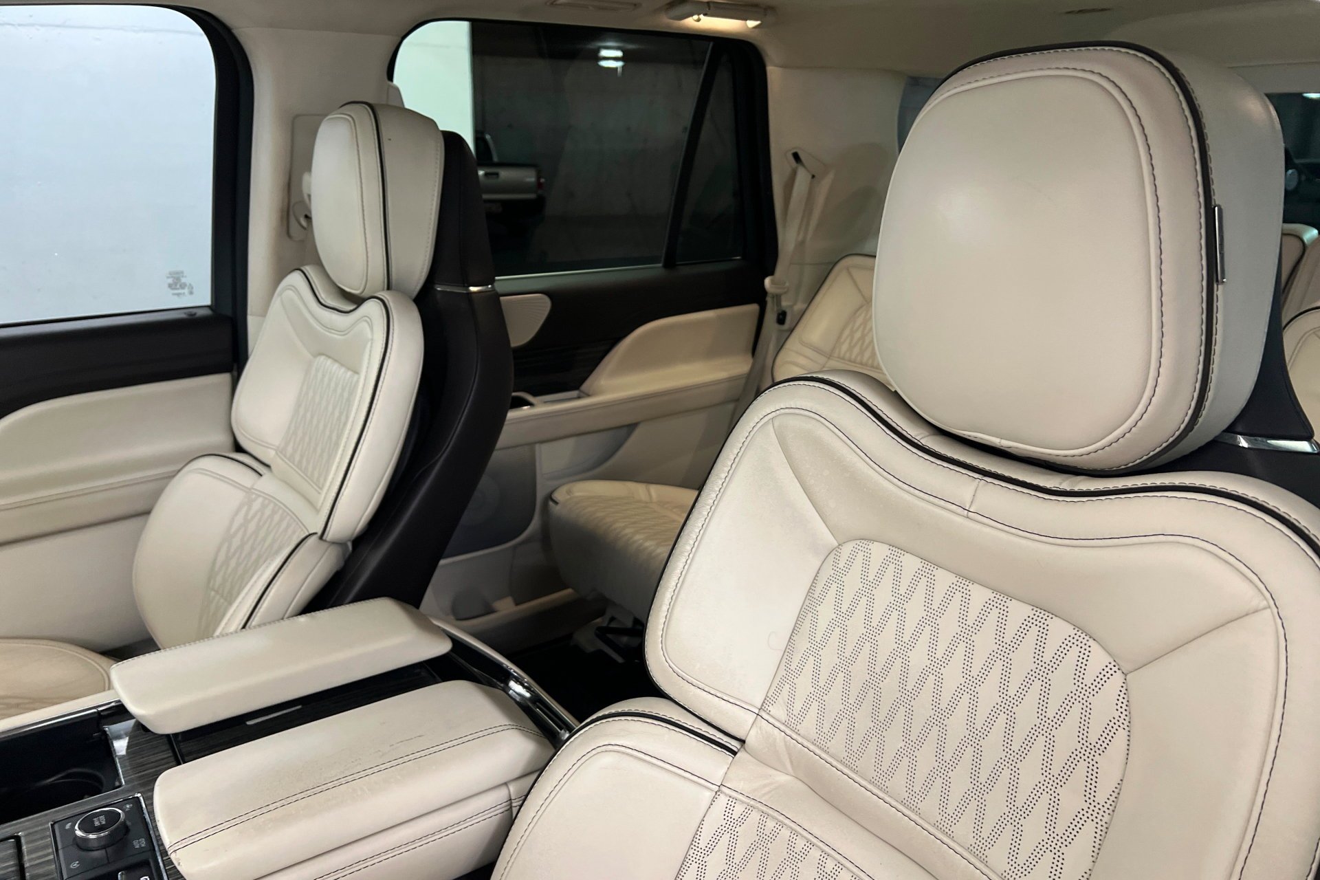 Used 2019 White Lincoln Black Label image 17