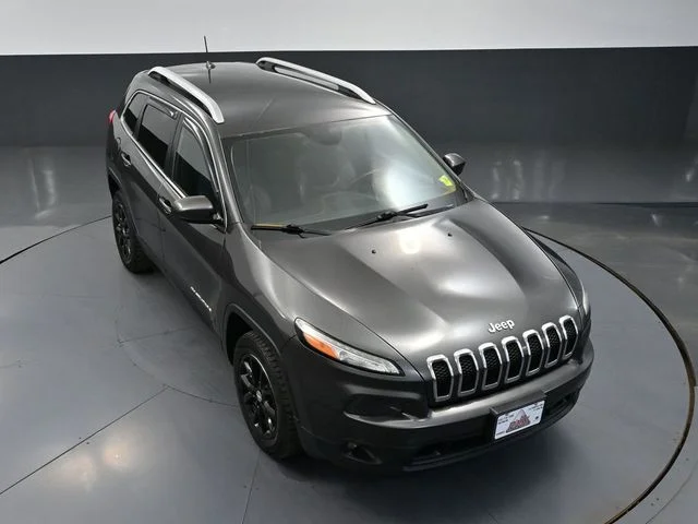 Used 2016 Gray Jeep Latitude image 53