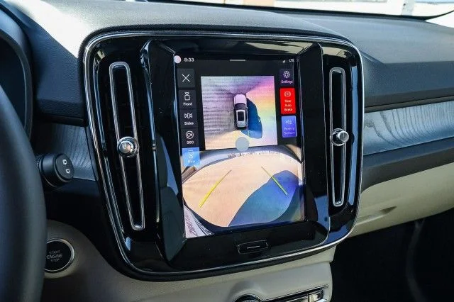 2026 Volvo XC40 Plus - Photo 23