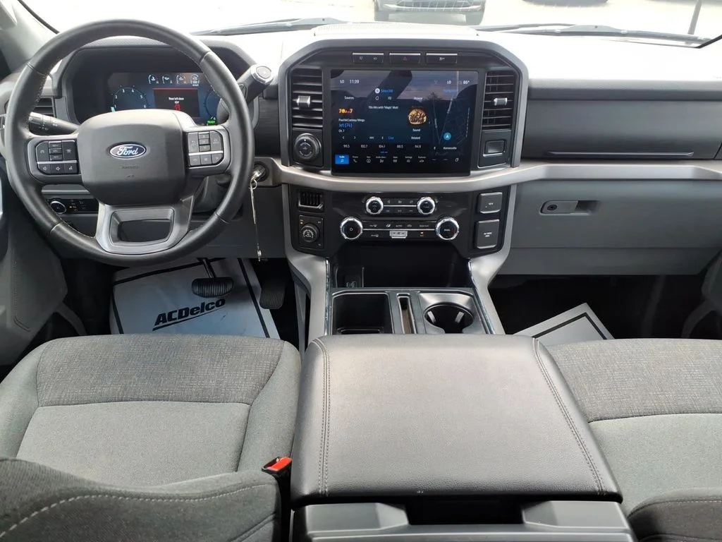 Used 2024 Gray Ford XLT image 26