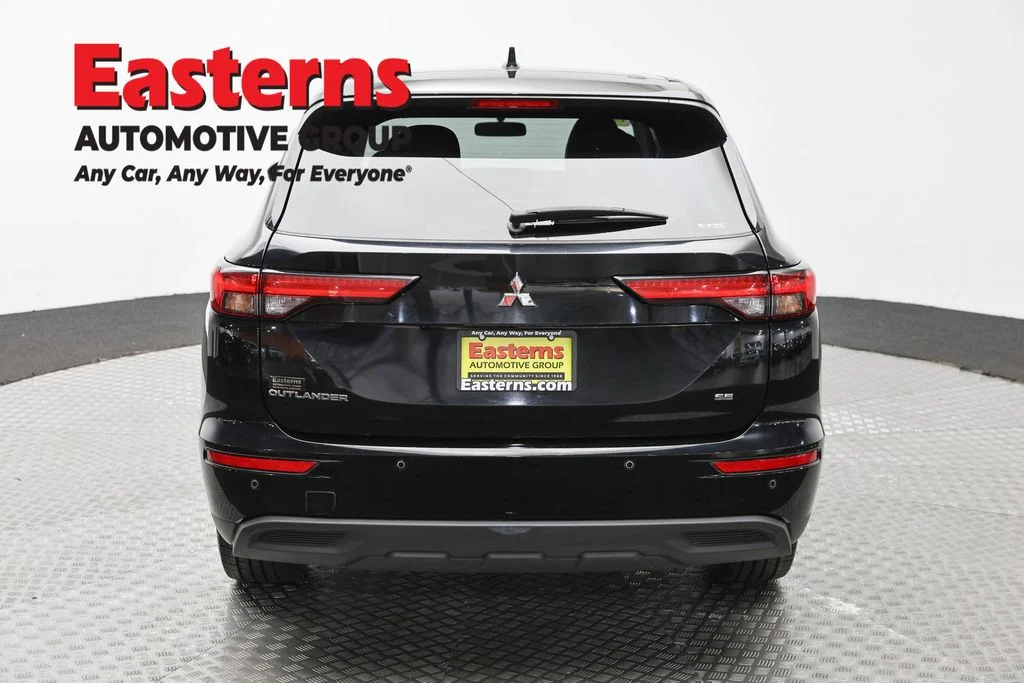Used 2024 Black Mitsubishi SE image 5