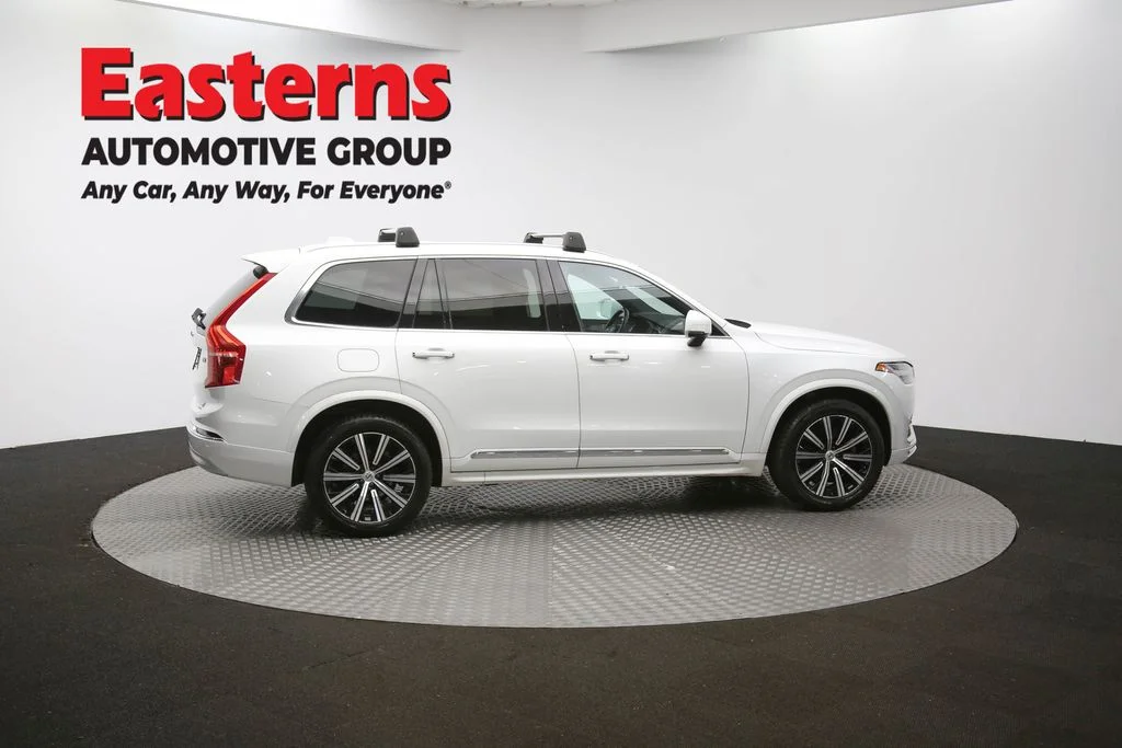 Used 2022 White Volvo T6 Inscription image 45