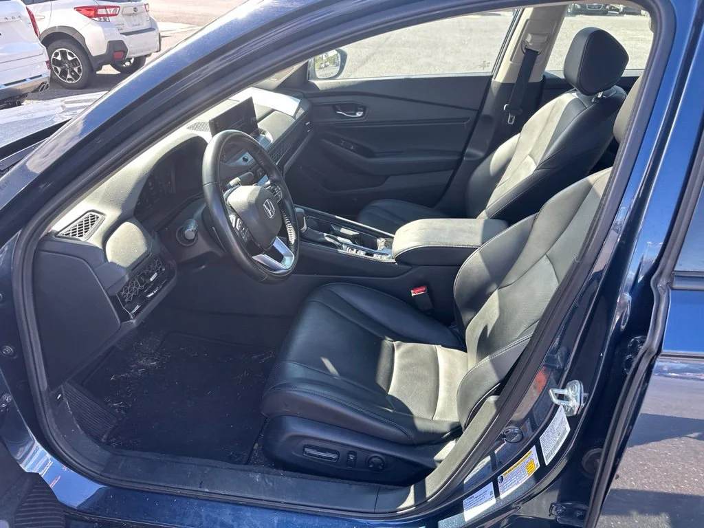 Used 2024 Canyon River Blue Metallic Honda Touring image 9