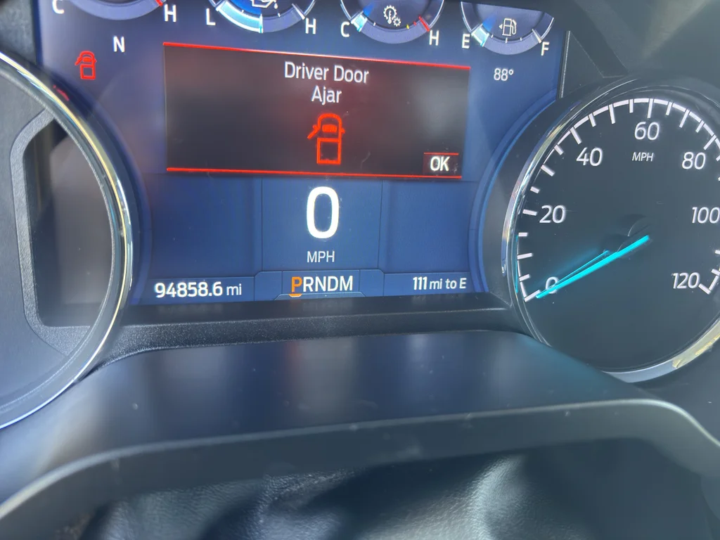 Used 2023 Oxford White Ford XLT image 16