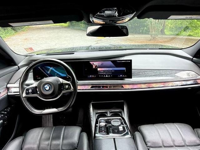 Used 2023 Black BMW xDrive60 image 21