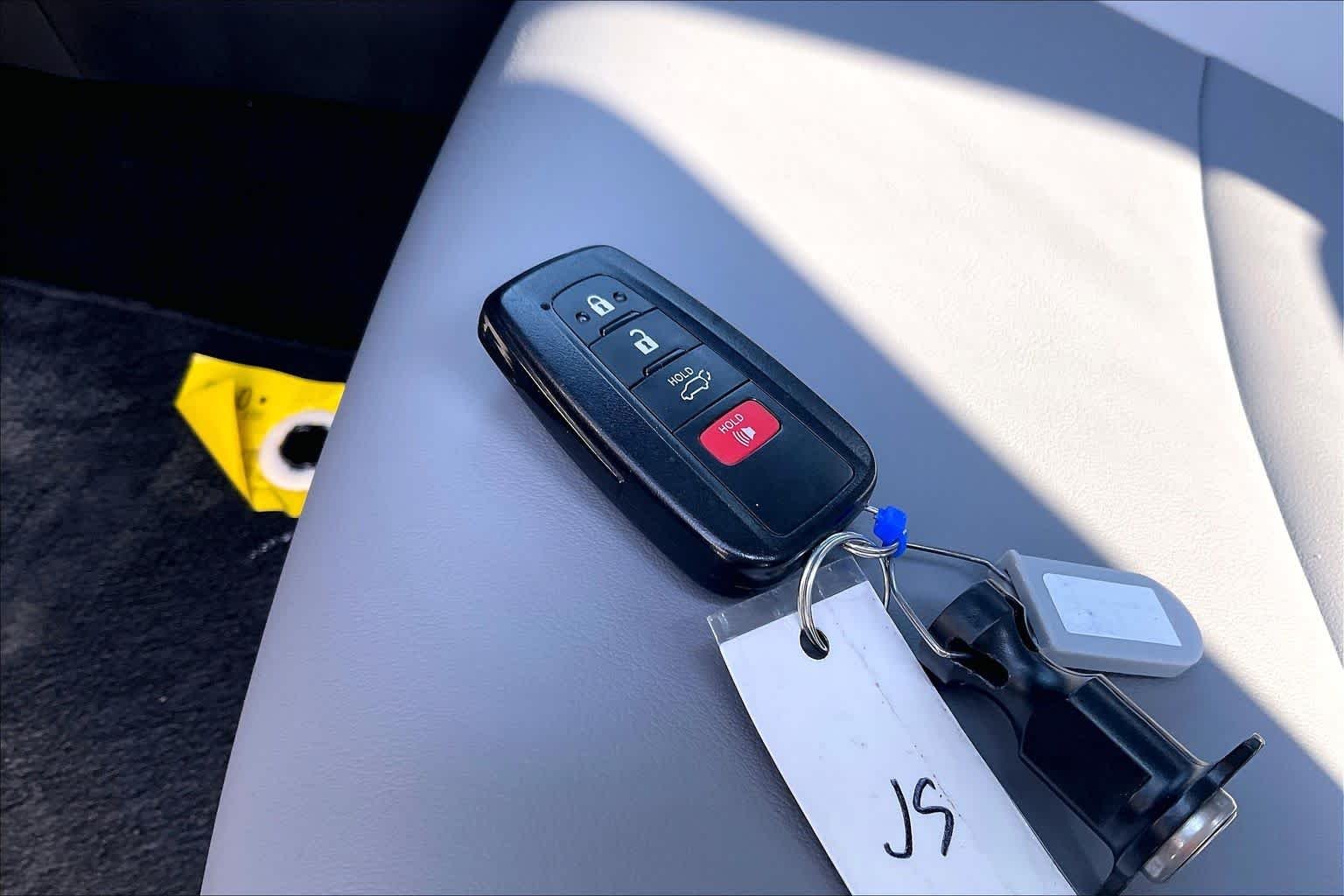Used 2025 Magnetic Gray Metallic Toyota XLE Premium image 14