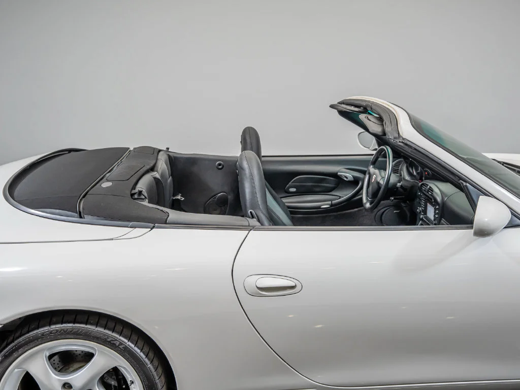 Used 2003 Carrara White Porsche Carrera image 26