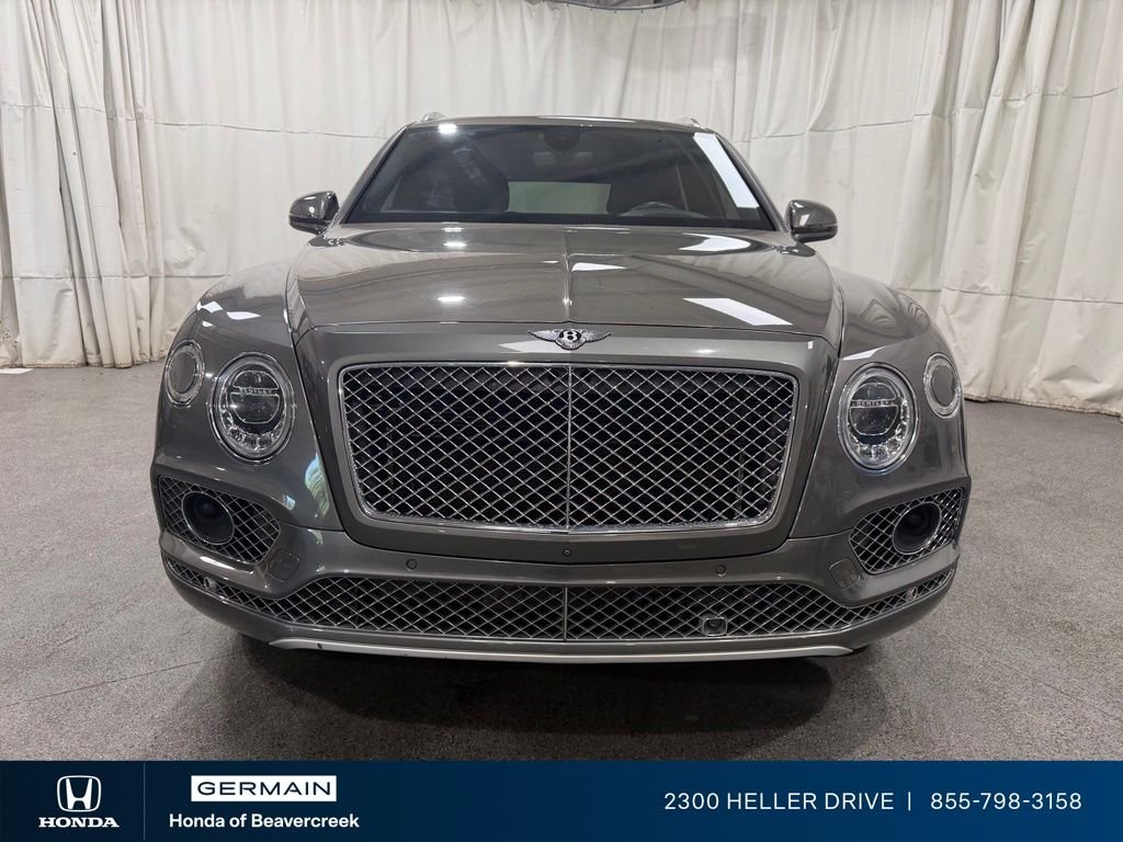 Used 2018 Porcelain Metallic Bentley W12 image 3