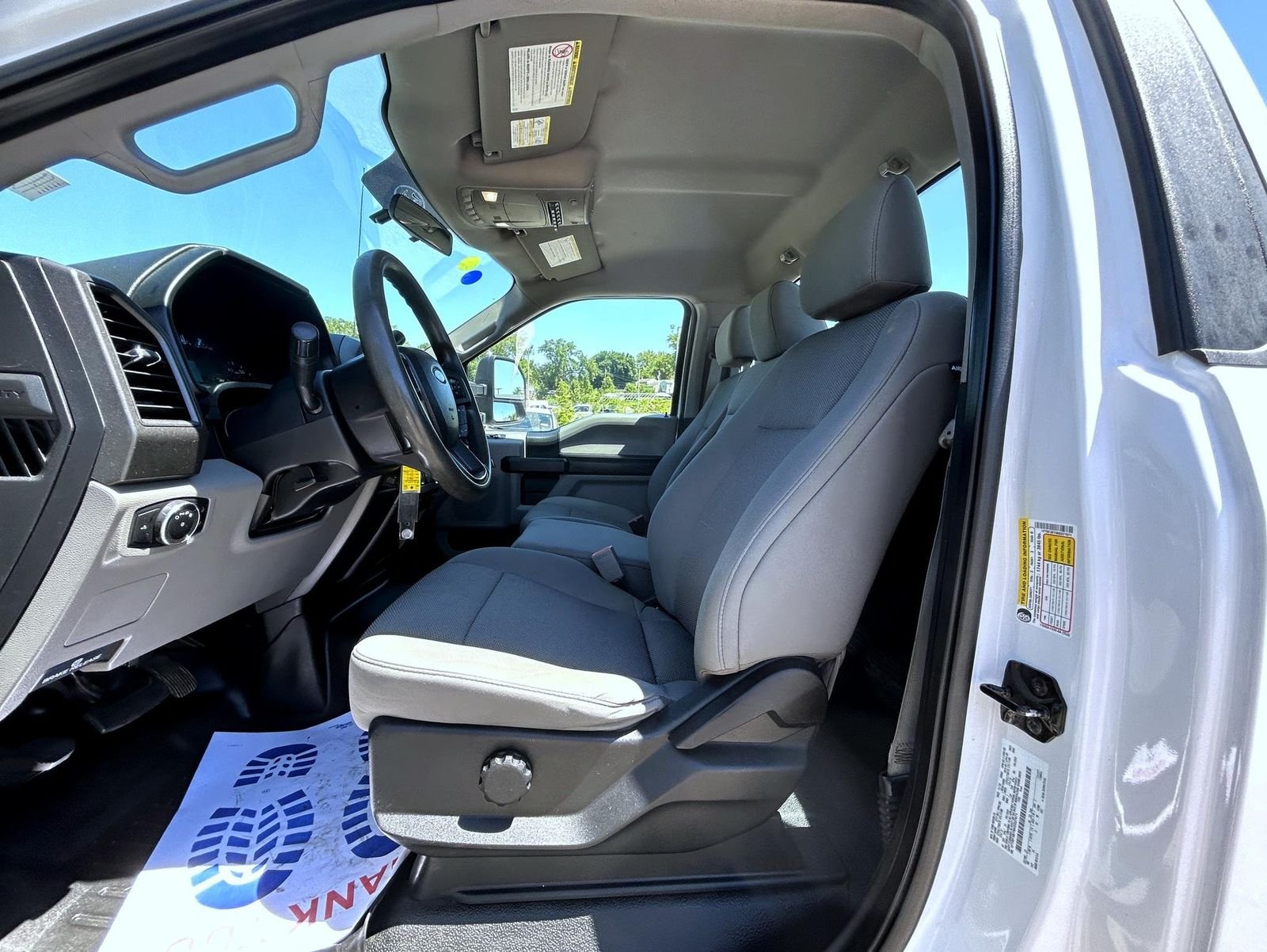 Used 2019 White Ford XL image 10