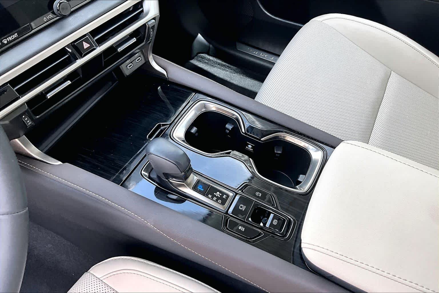Used 2023 Iridium Lexus  image 17