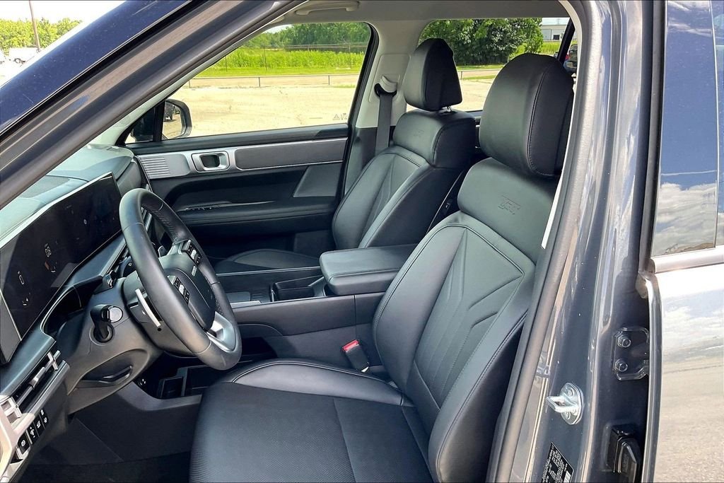 Used 2025 Hampton Gray Hyundai XRT image 18