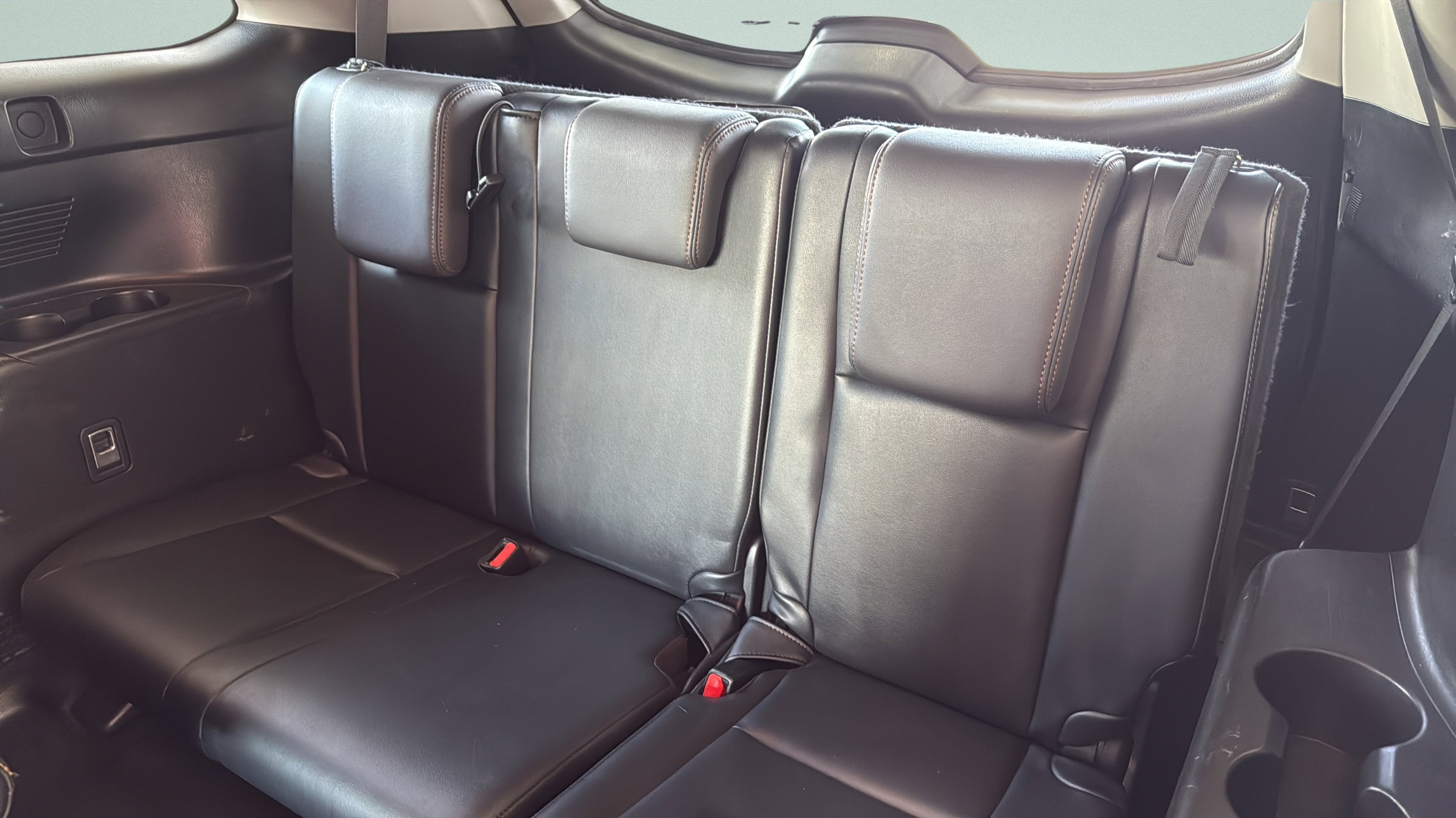 Used 2014 Attitude Black Metallic Toyota XLE image 24