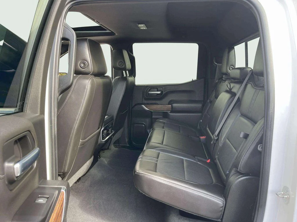 Used 2019 Iridescent Pearl Tricoat Chevrolet High Country image 25