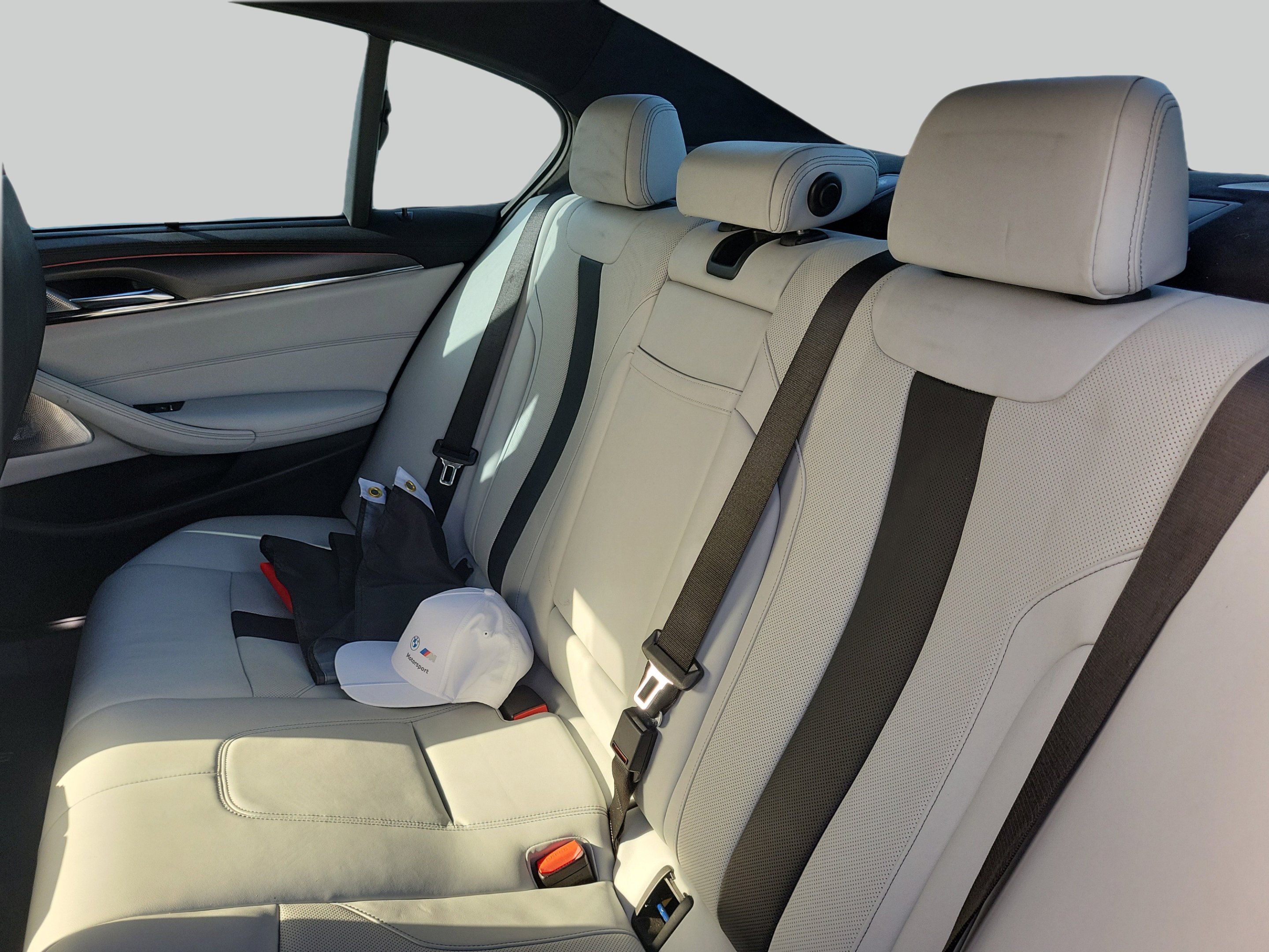 Used 2018 Blue Metallic BMW Base image 11