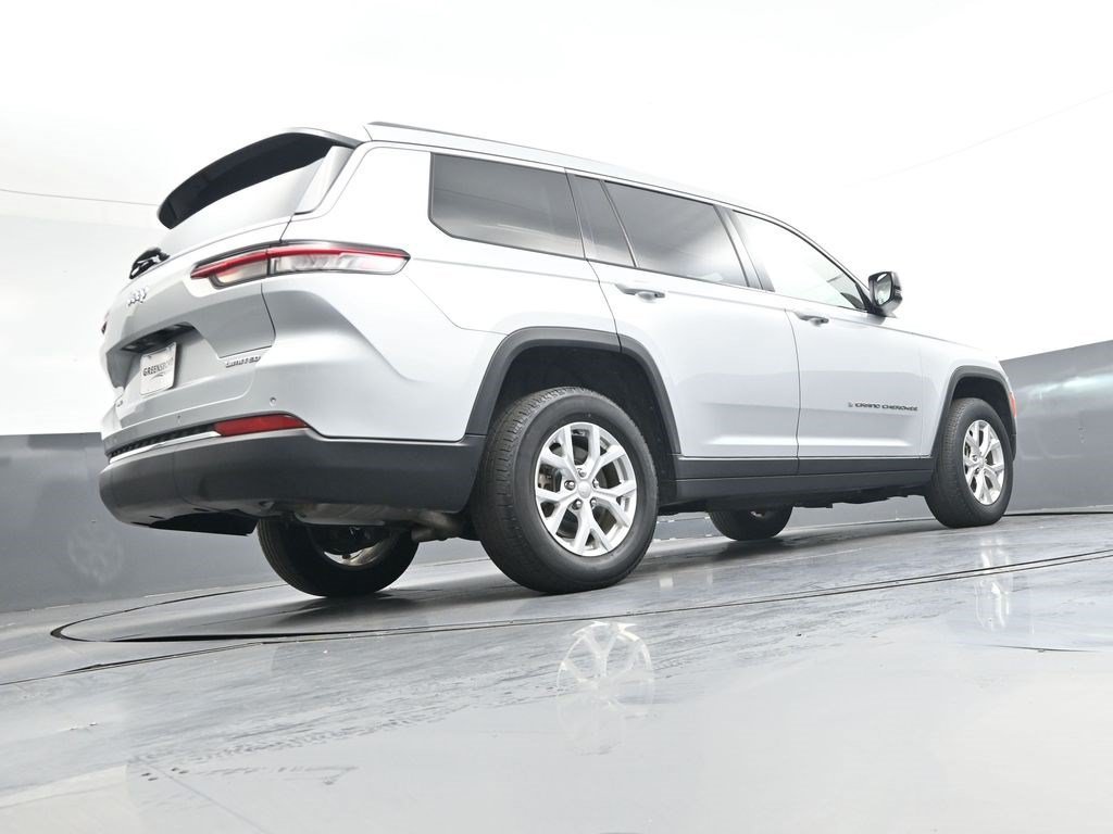 Used 2023 Silver Zynith Jeep Limited image 40