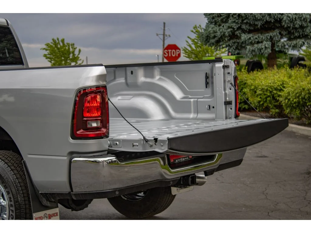 New 2026 Silver Zynith Ram Tradesman image 10