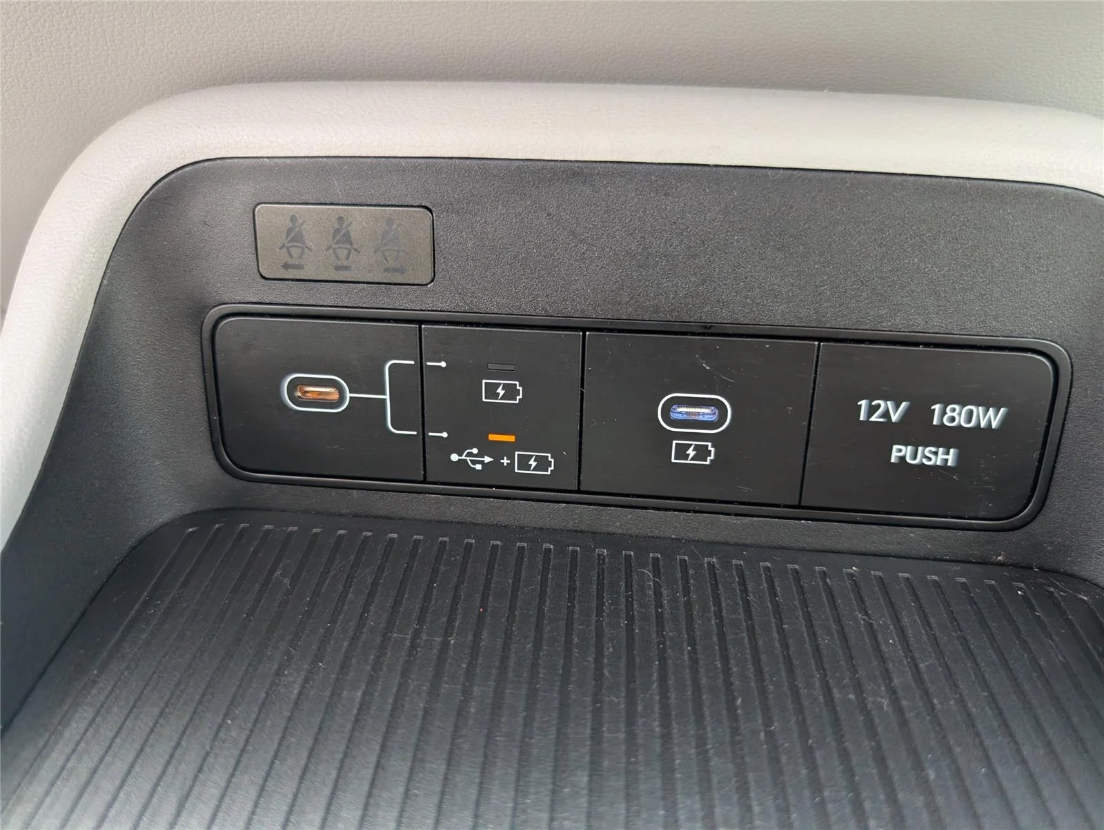 Used 2025 Atlas White Hyundai SEL image 18