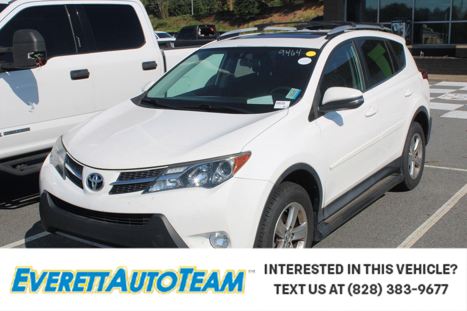 Used 2015 Super White Toyota XLE image 1