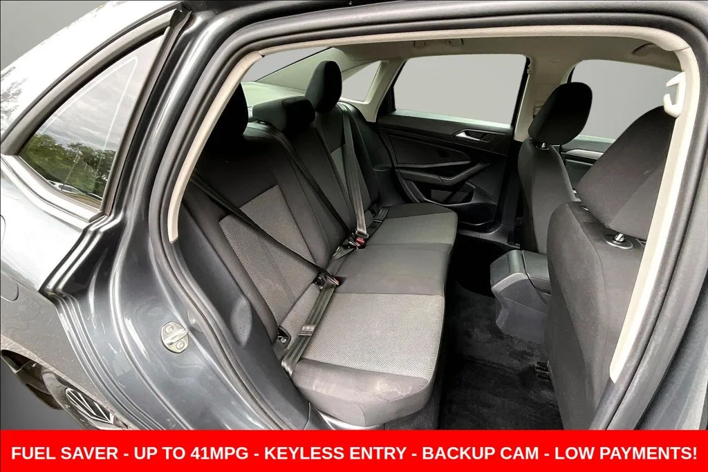 Used 2021 Gray Volkswagen 1.4T S image 28