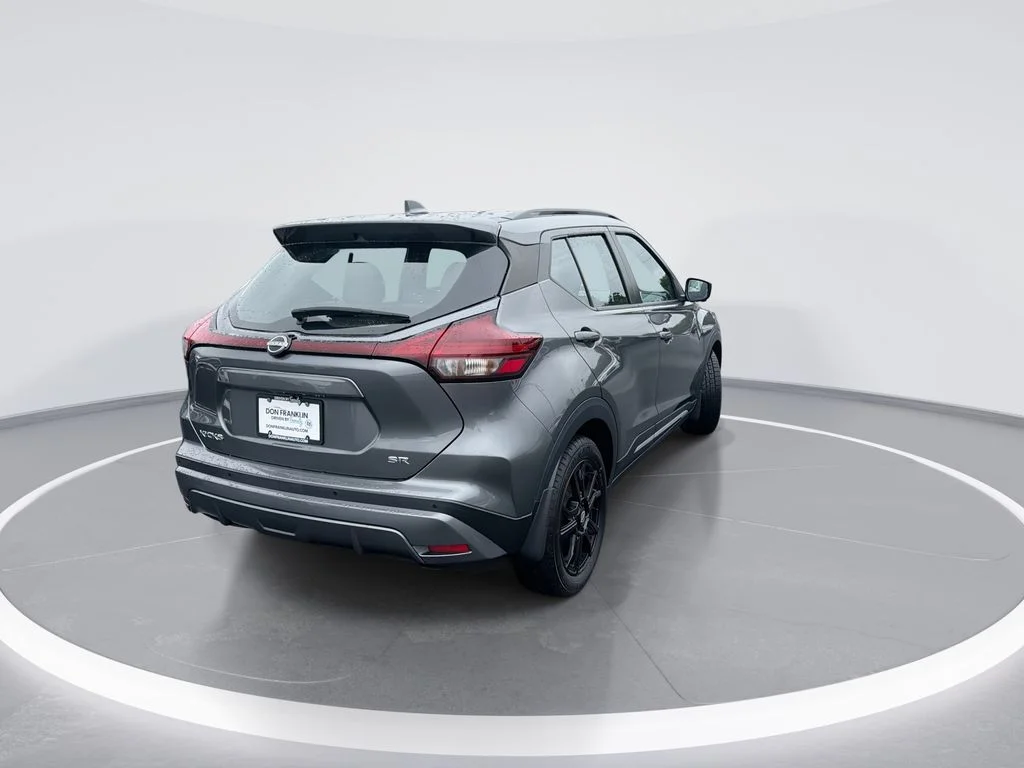 Used 2023 Gray Nissan SR image 5