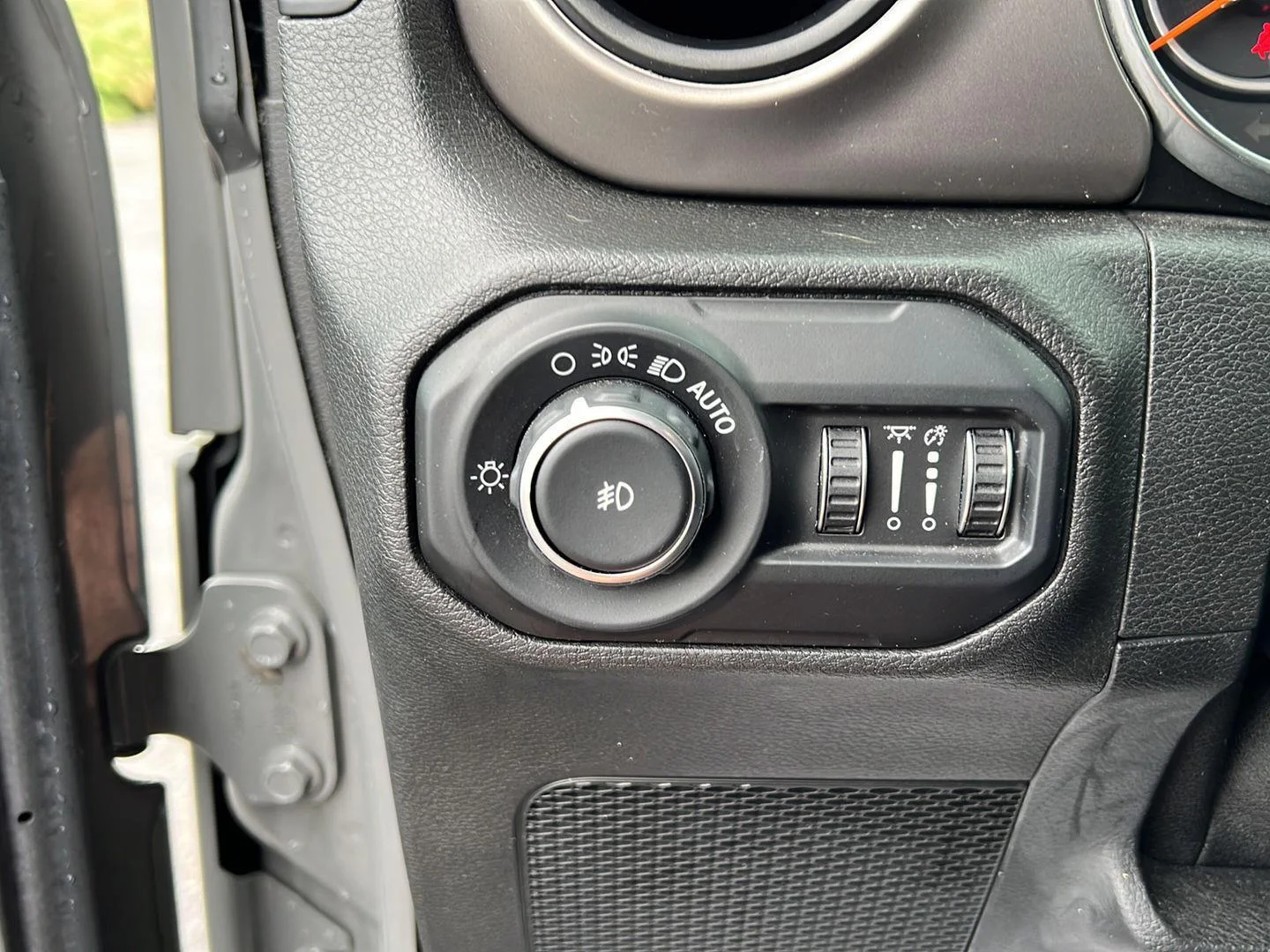 Used 2020 Sting-Gray Clearcoat Jeep Willys image 5