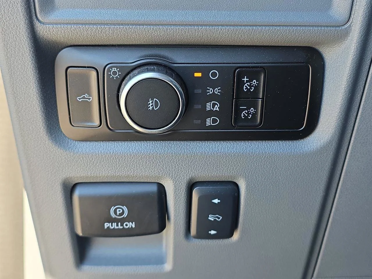 Used 2023 Agate Black Metallic Ford XLT image 36