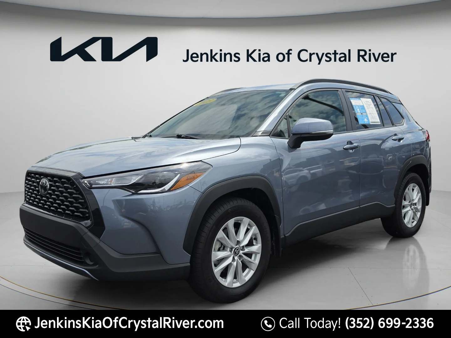 Used 2023 Celestite Toyota LE image 10