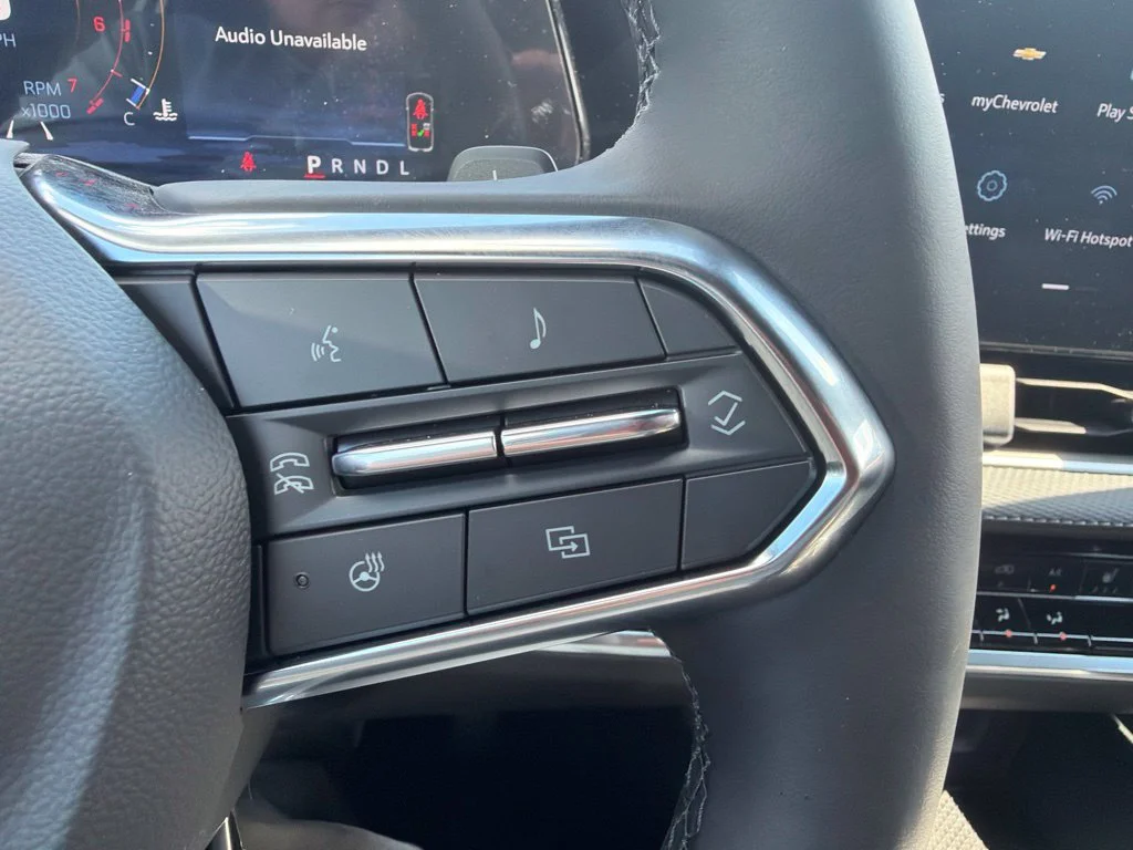 New 2027 Mosaic Black Metallic Chevrolet LT image 11
