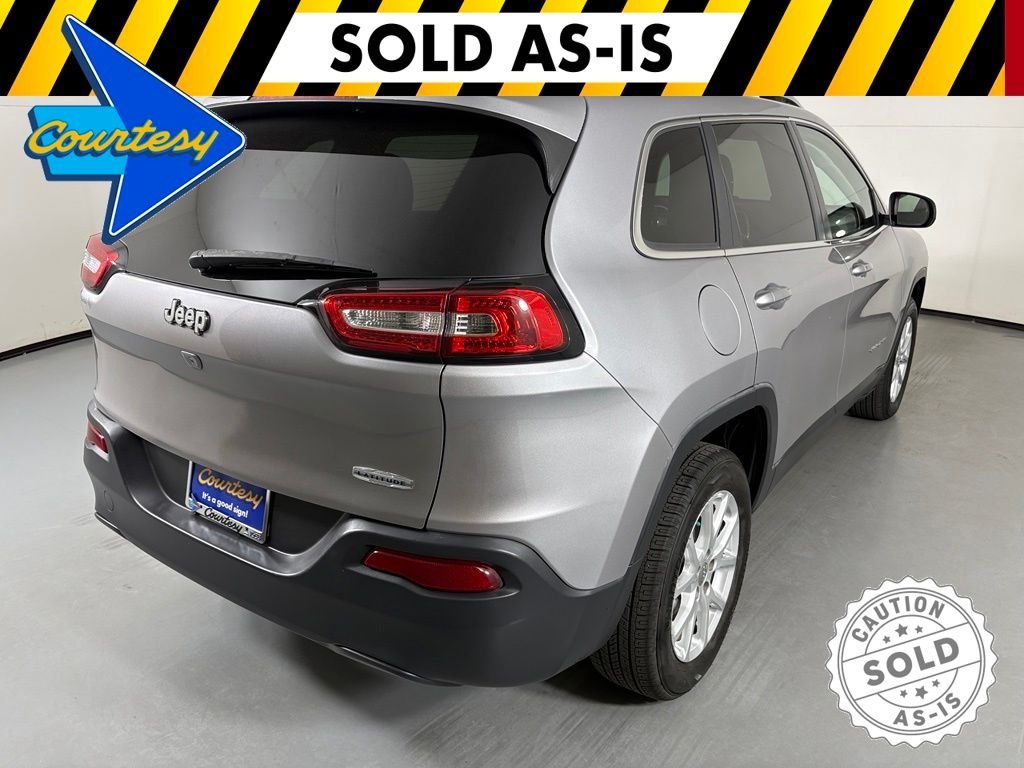 Used 2018 Silver Jeep Latitude Plus image 8
