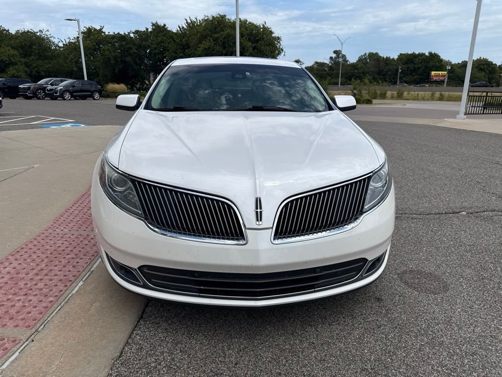 Used 2013 White Lincoln Premium image 2