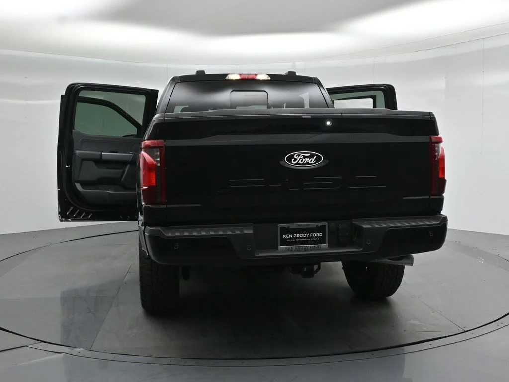 New 2026 Agate Black Metallic Ford XLT image 31