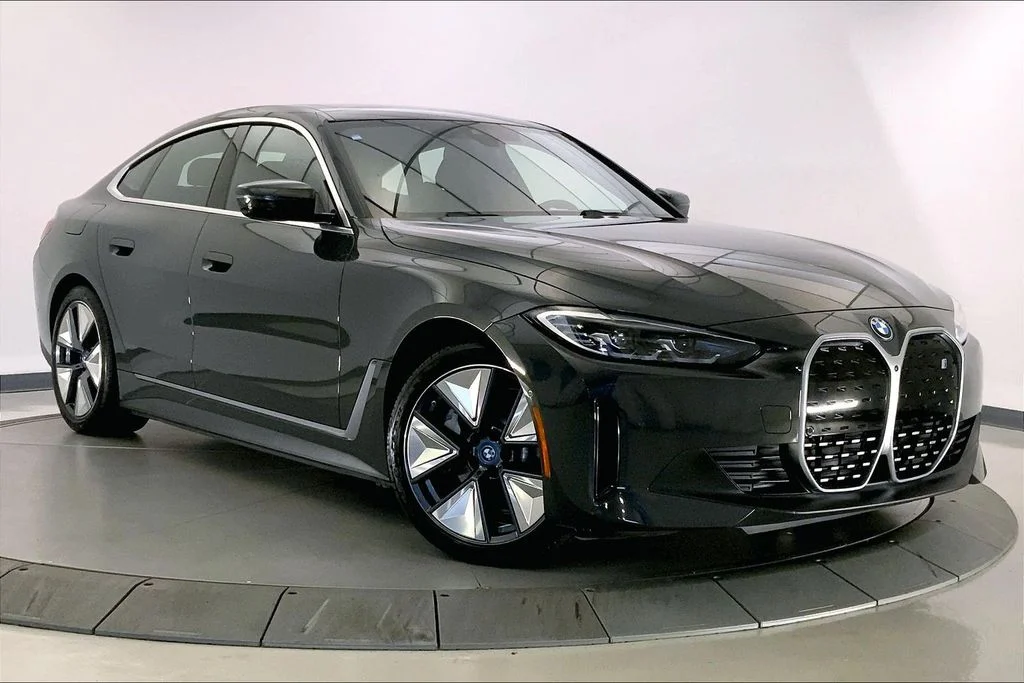 2023 BMW i4 eDrive40's photo